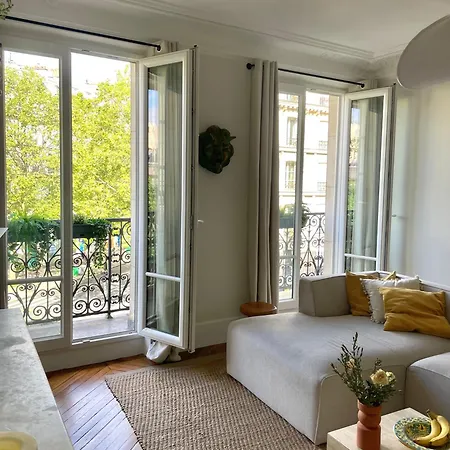2 Bedroom Stylish Apartment
