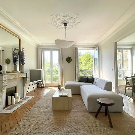 2 Bedroom Stylish Parigi