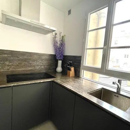 Appartamento 2 Bedroom Stylish Parigi
