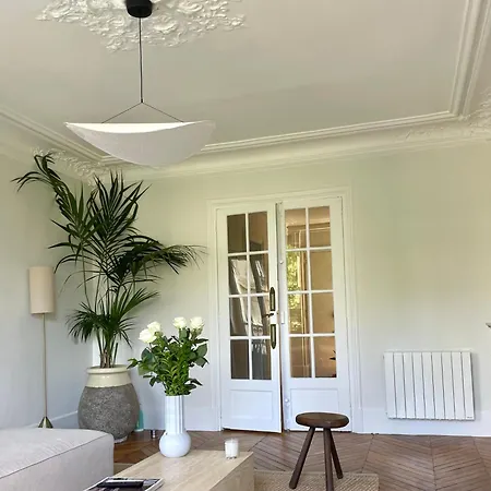 Apartment 2 Bedroom Stylish *