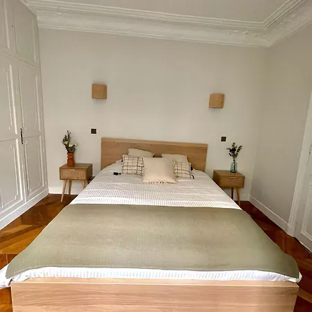 Apartment 2 Bedroom Stylish *